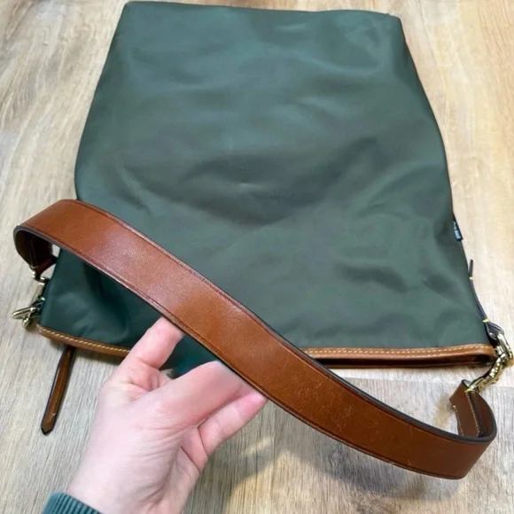 Dooney& Bourke Green Shoulder Bag with Pouch - Picture 10 of 12